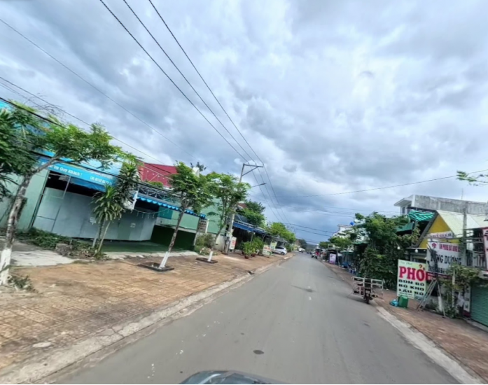 Chủ cần bán 300m2 (10mx30m). Đường nhựa 17m. Trung Tâm Hành Chính Huyện Đồng Phú, Bình Phước